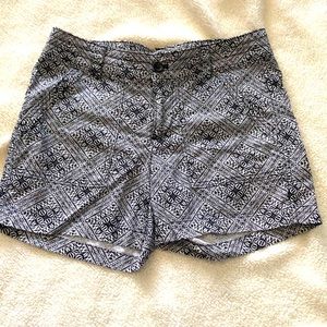 Banana Republic geometric print black/white shorts size 2